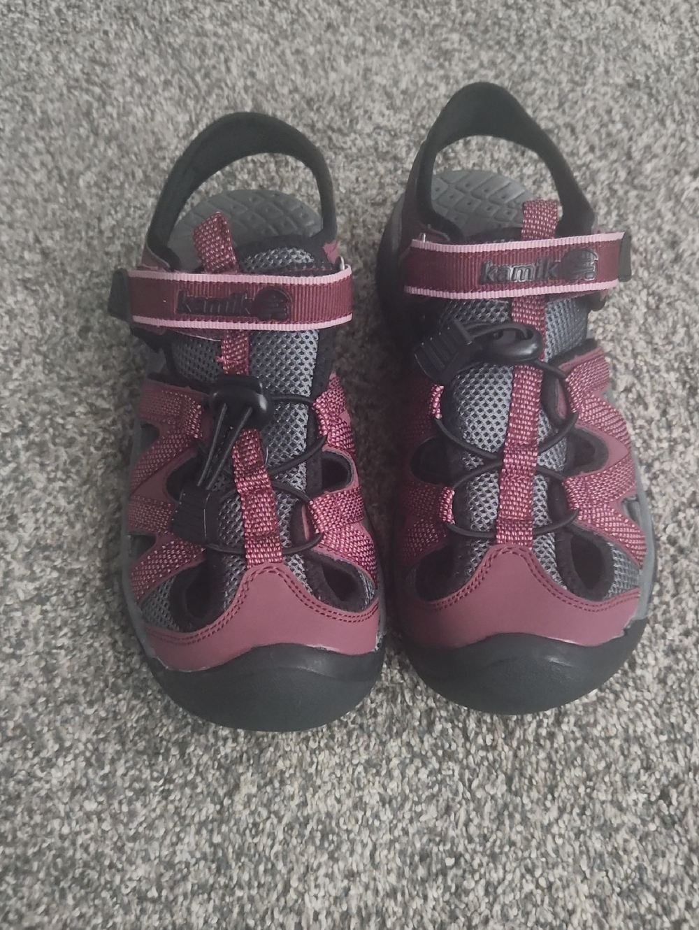 Kamik Womens Maroon and Black Closed-Toe Outdoor Sandals